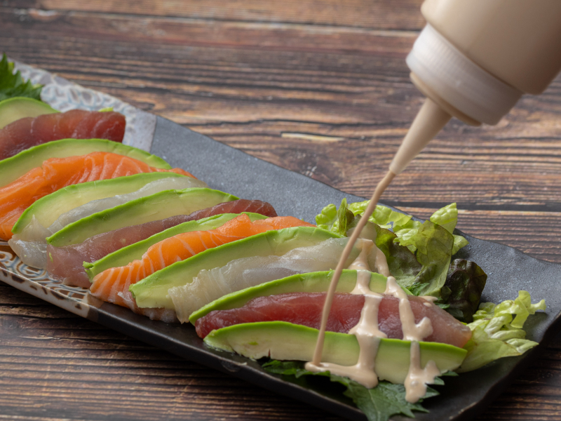 ドレッシングをかける写真